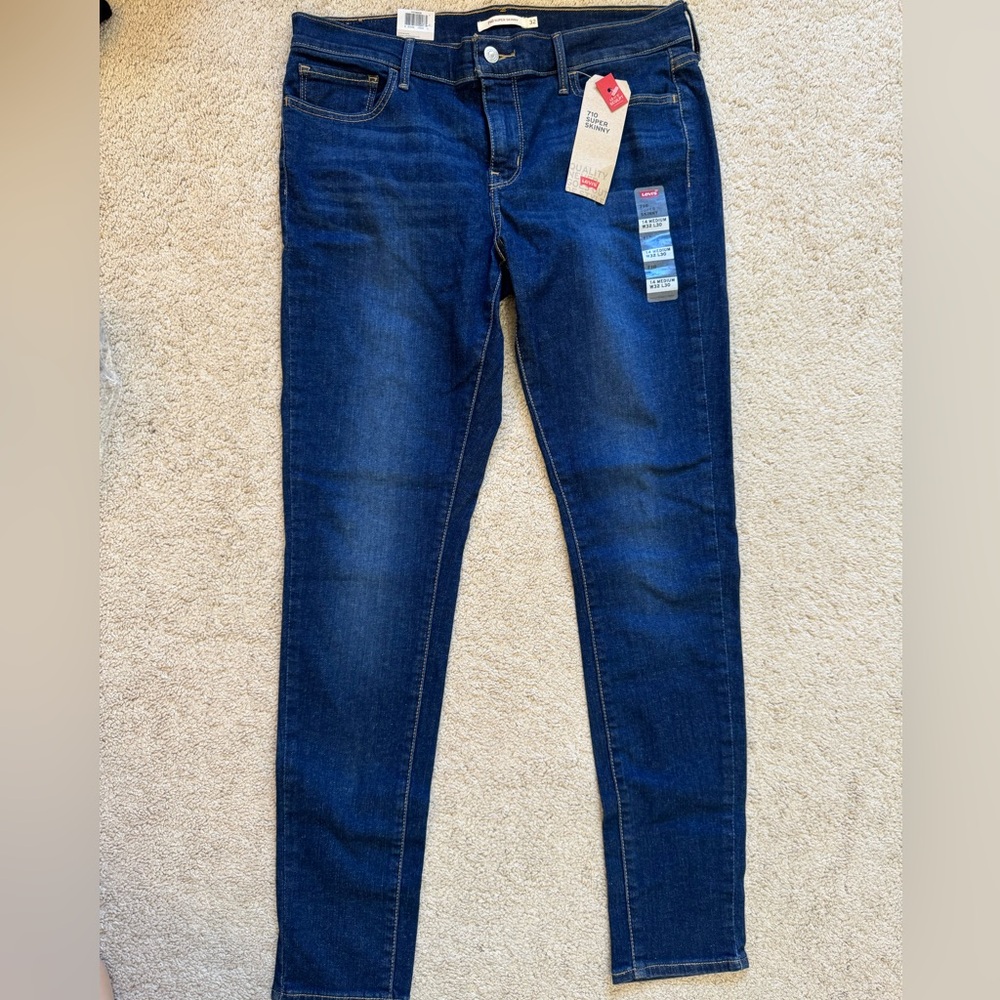 Women’s Levi’s Sculpt 710 Super Skinny Jeans SZ 32 / 14